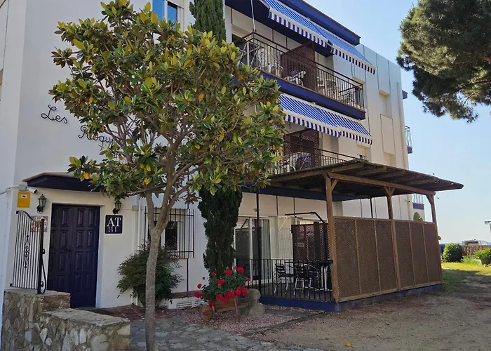 Les Roques Apartment *